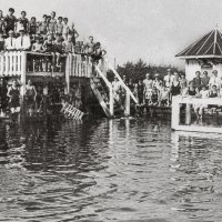 Historisch beeld uit het jubileumboek van SVH, met AI uitgesneden en rechtgezet